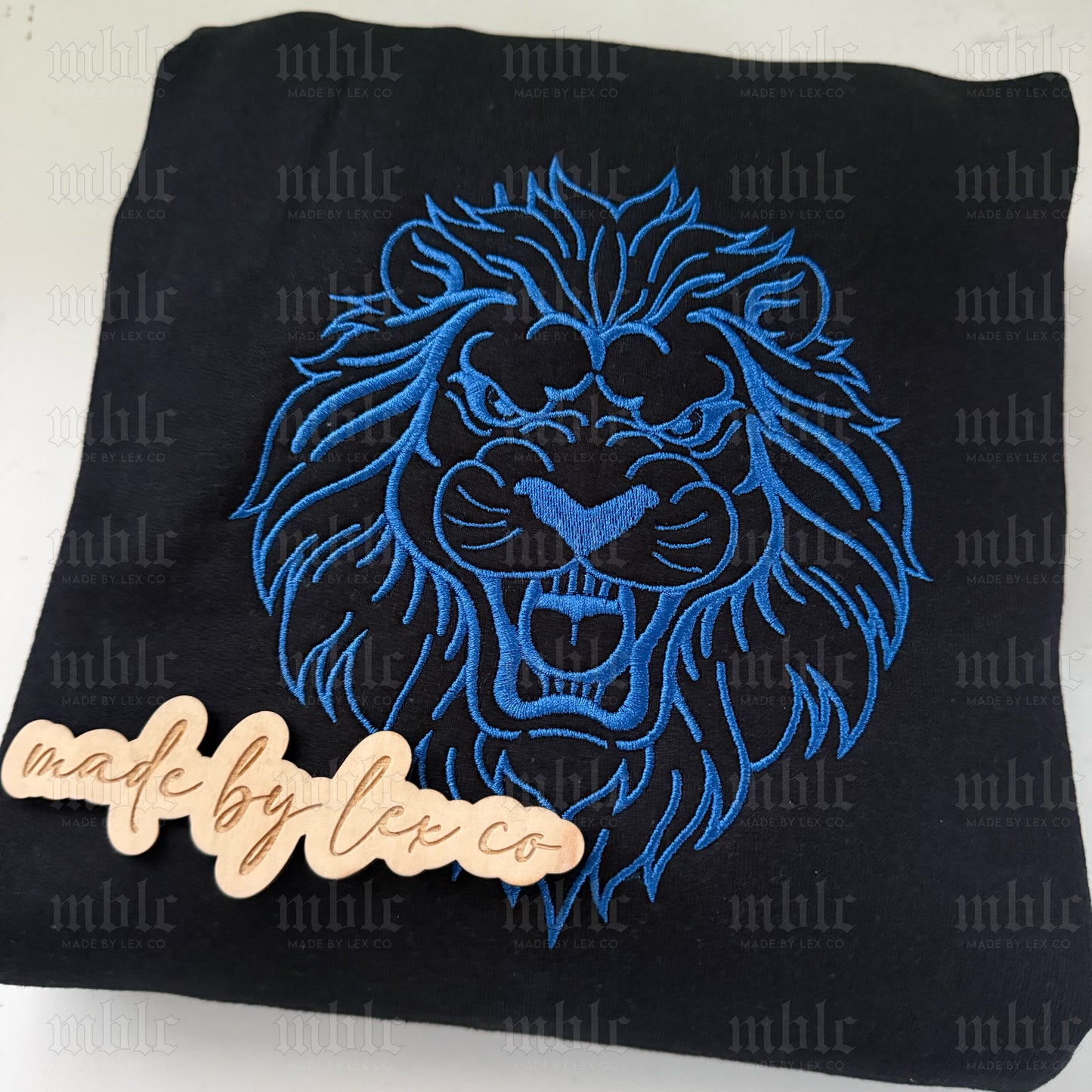 Vintage Lion Shirt - Embroidered