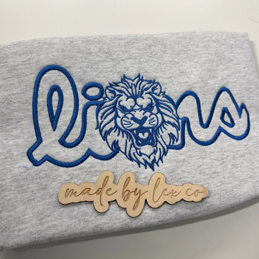 Lion w/ vintage head Shirt - Embroidered