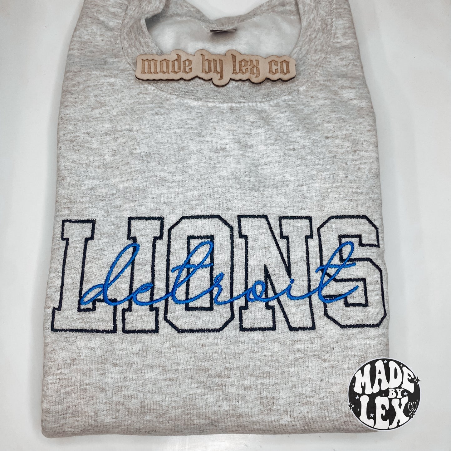 Det Lions Shirt - Embroidered